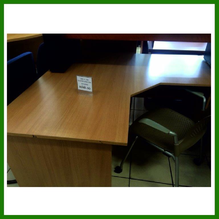 Cluster desk no drawers Oak