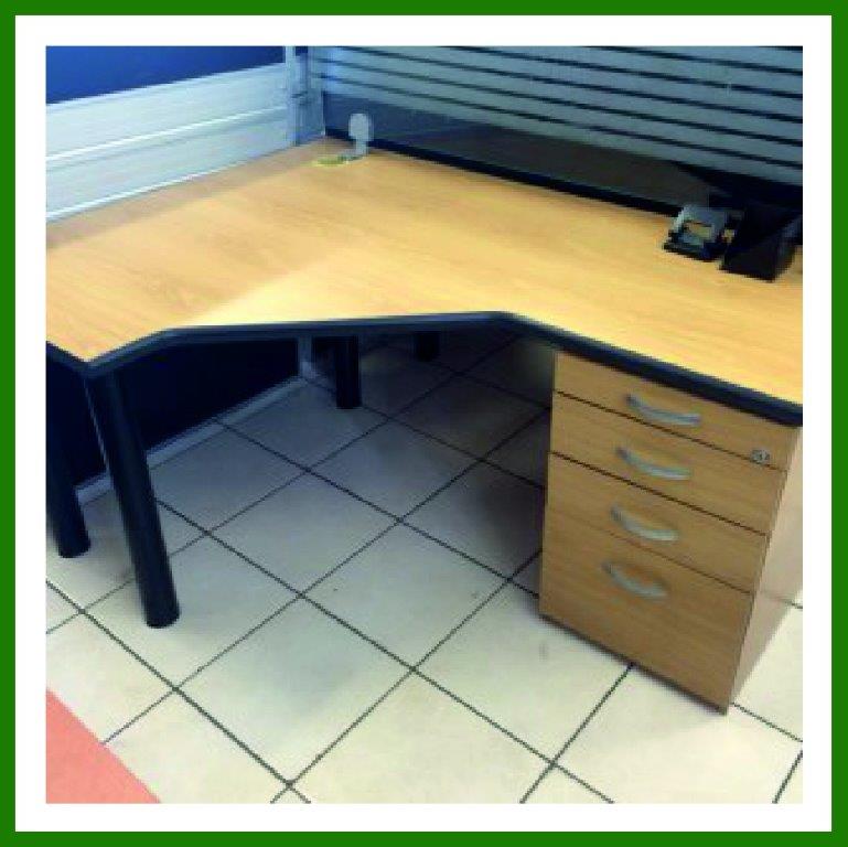 CLUSTER DESK WITH DESK HIGH PEDESTAL OAK